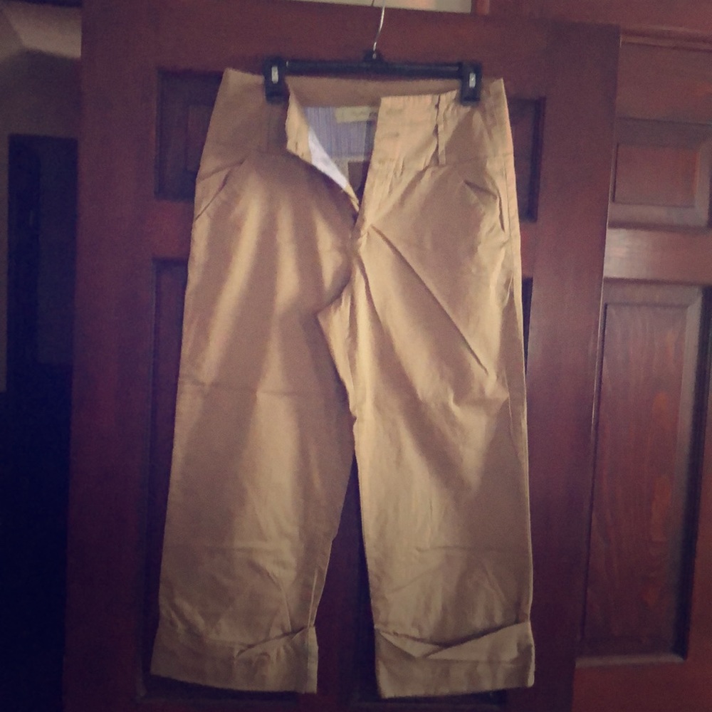 Khaki capris